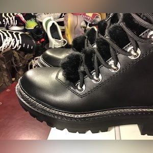 Aqua Women's Frost Lace Up Booties 6 M. Like New.